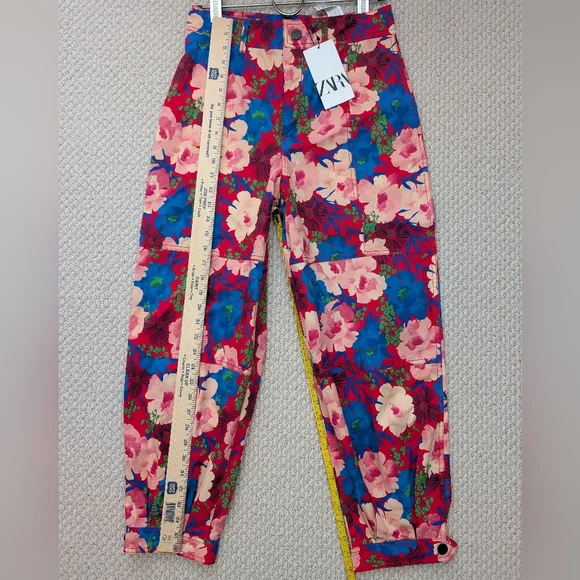 NWT Zara Bold Floral Cropped Cargo Ankle Pants Size S High Waist Pink Red Blue - Picture 13 of 16